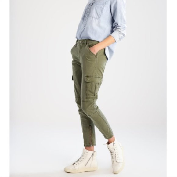 Express Pants - 🍍2/$30 Express Ankle Cargo Pant